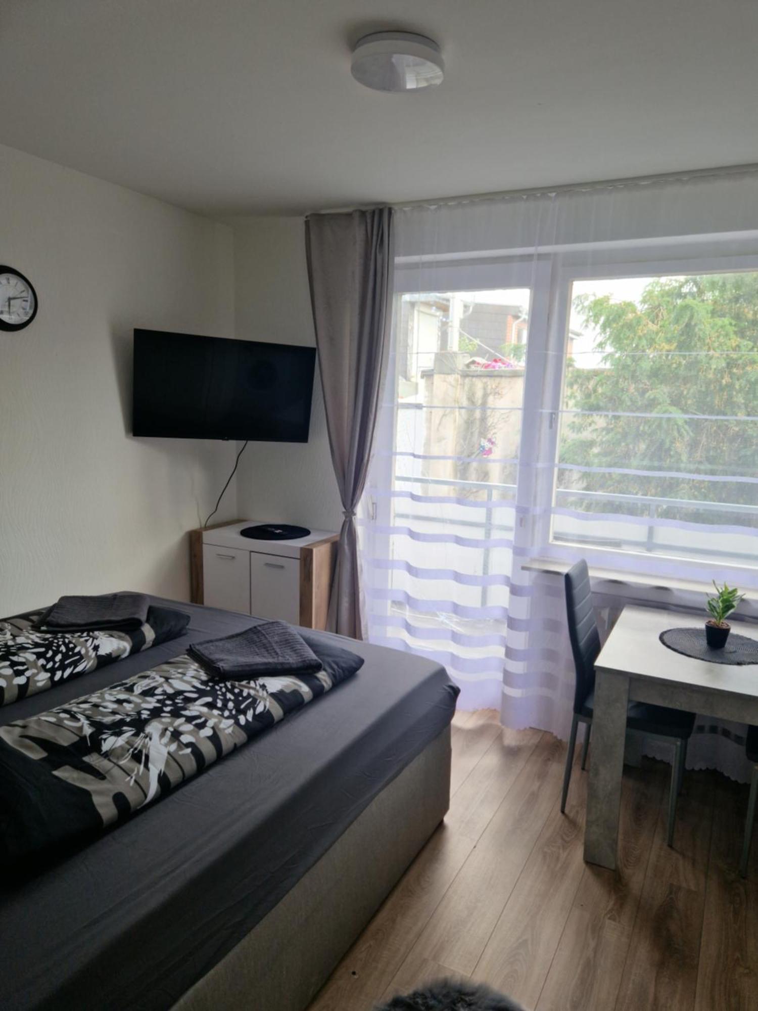 M&Bluxux Apartaments Krefeld Esterno foto