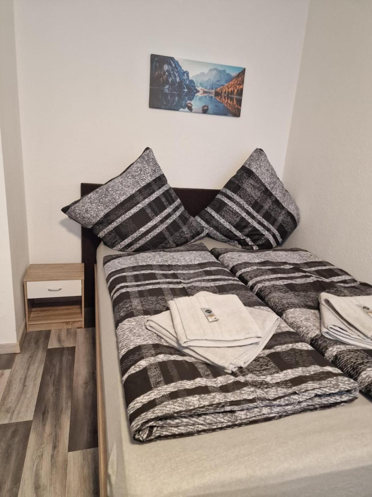 M&Bluxux Apartaments Krefeld Esterno foto