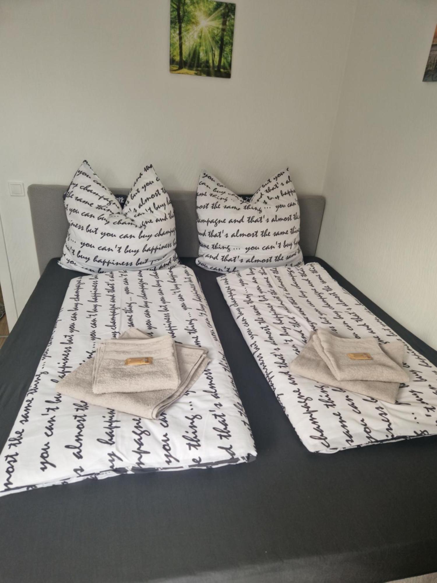 M&Bluxux Apartaments Krefeld Esterno foto