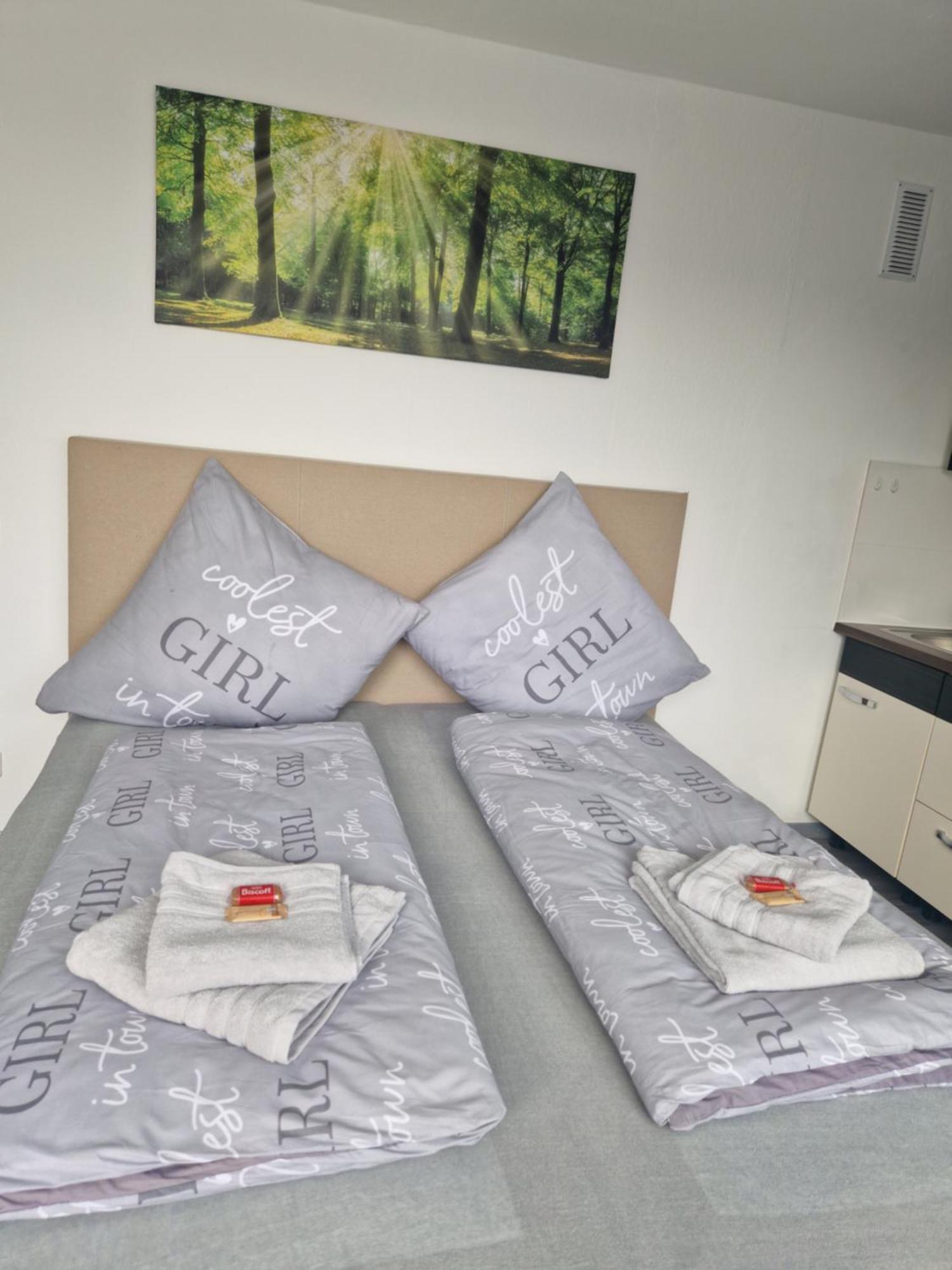 M&Bluxux Apartaments Krefeld Esterno foto