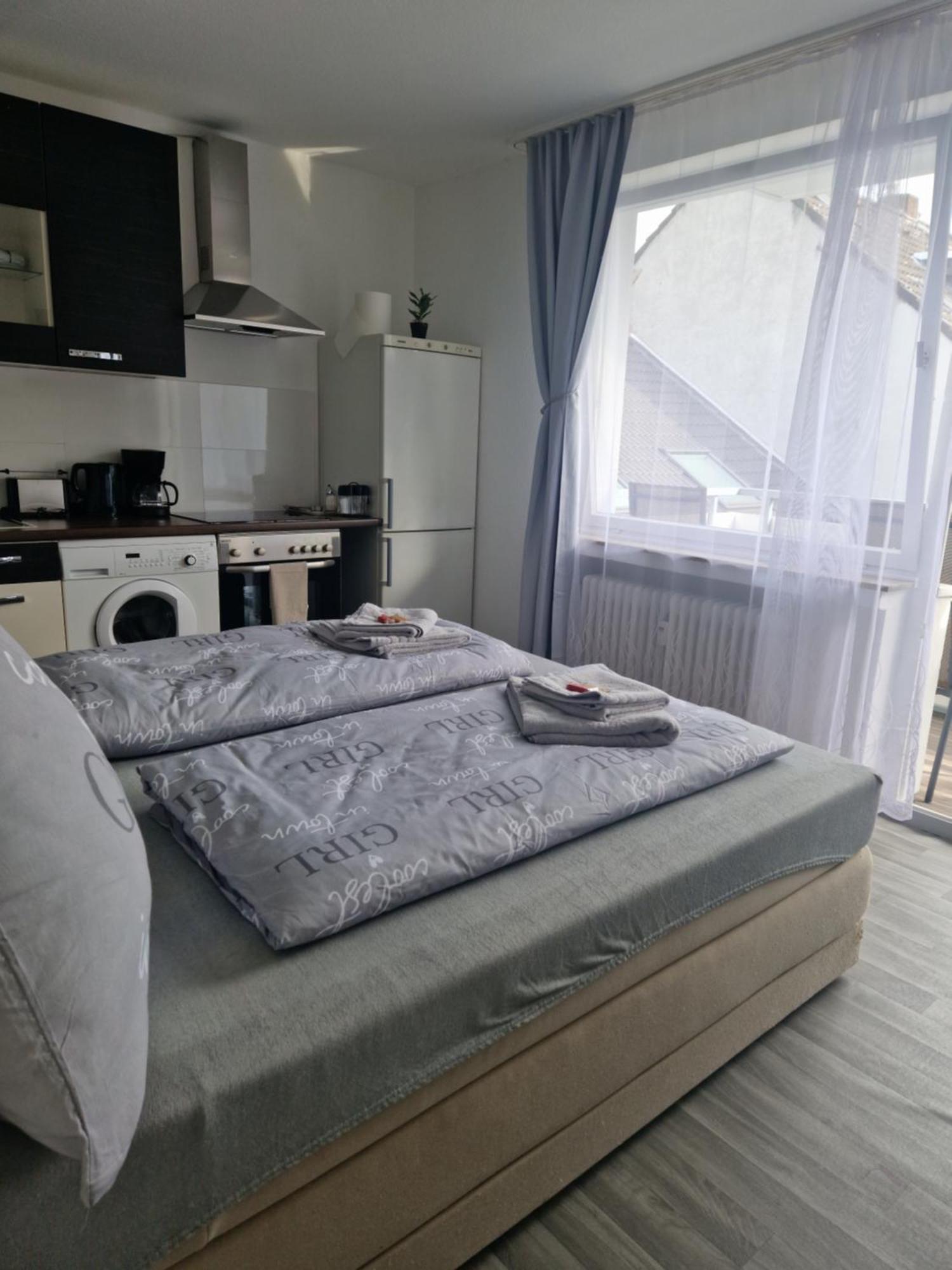 M&Bluxux Apartaments Krefeld Esterno foto