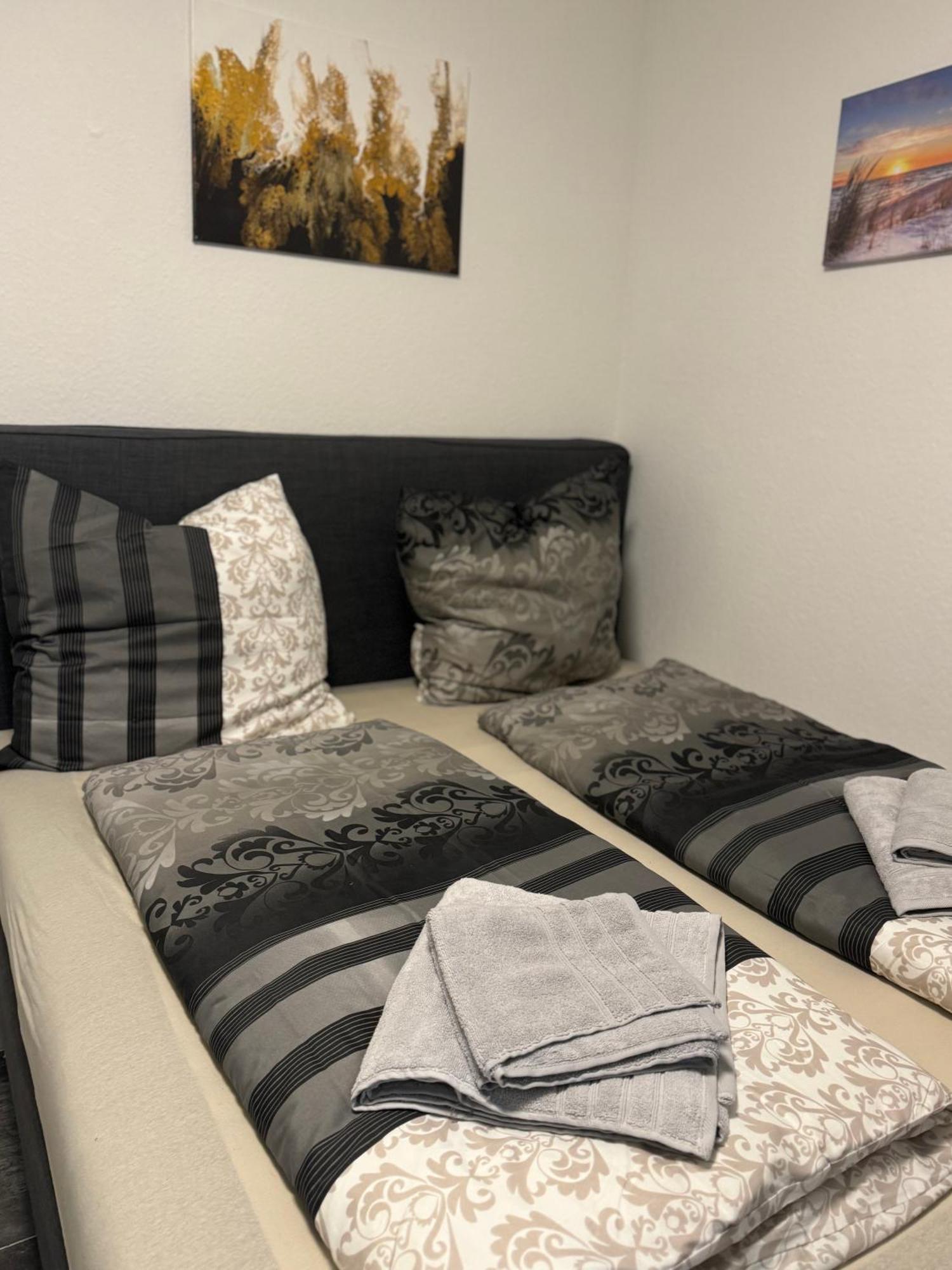 M&Bluxux Apartaments Krefeld Esterno foto