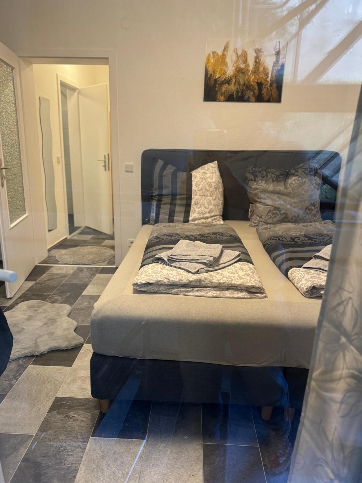 M&Bluxux Apartaments Krefeld Esterno foto